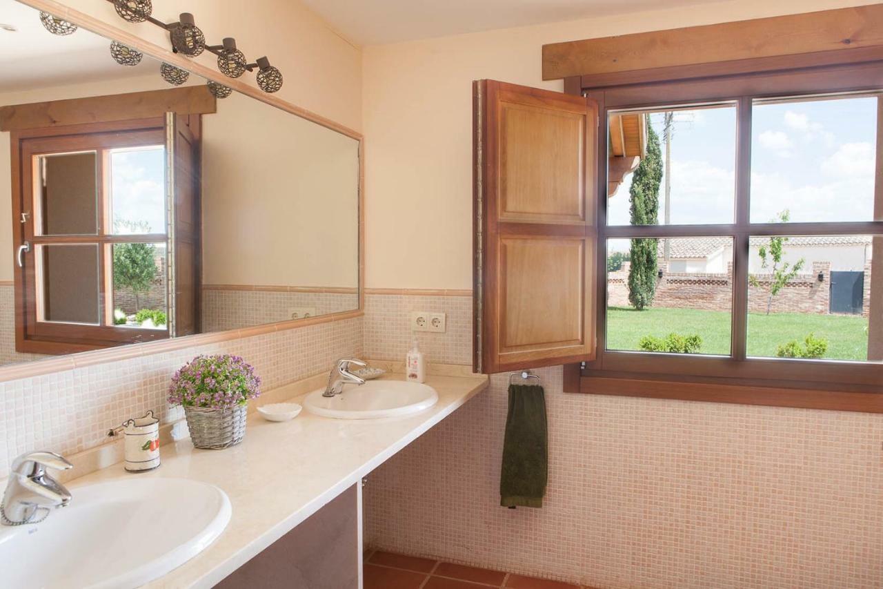 Almenara de Tormes Casa Roble 게스트하우스 외부 사진
