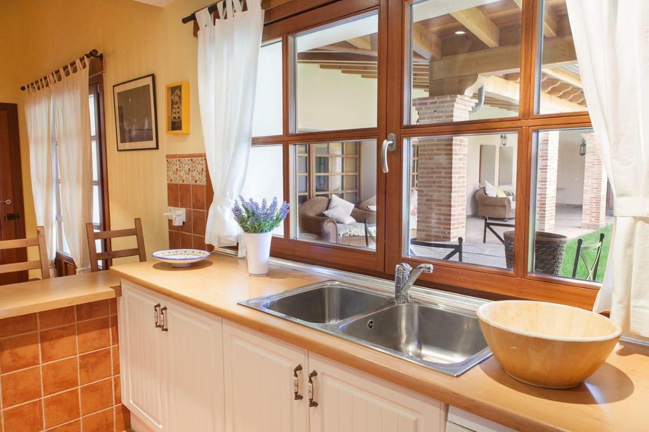 Almenara de Tormes Casa Roble 게스트하우스 외부 사진